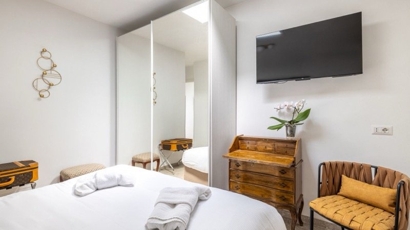 Antica Roma Garden Suite — 10